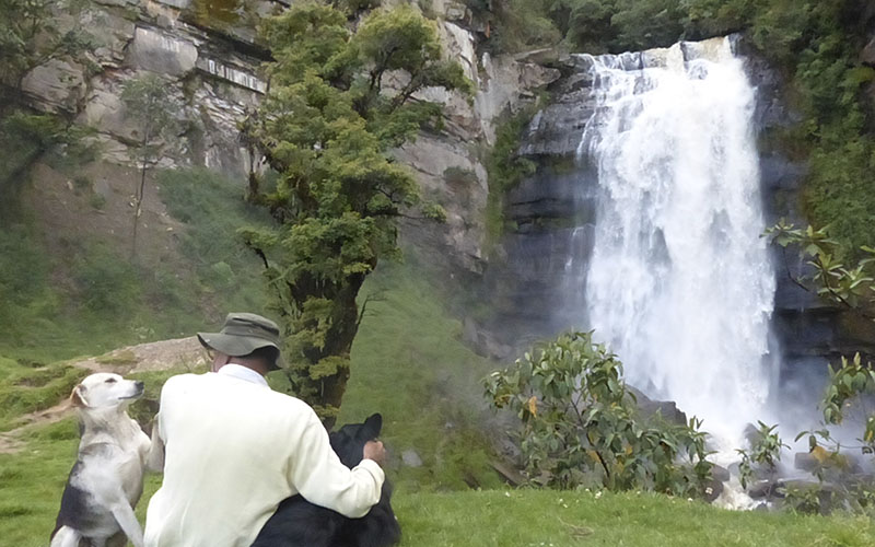 Reservar viaje a cascada de nemusten